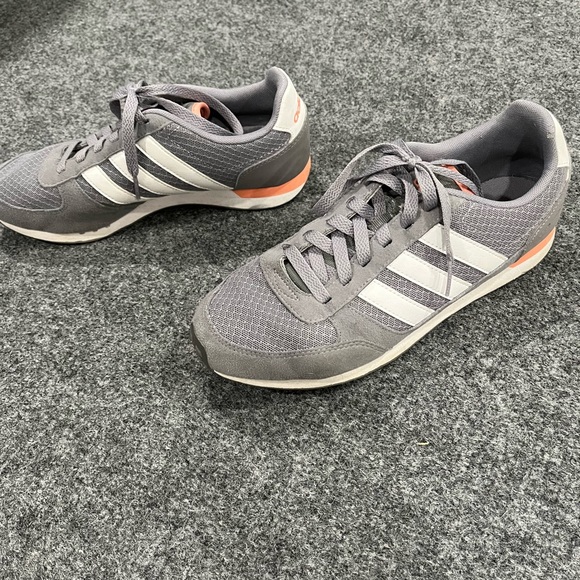 Adidas Cloud Foam Sneakers - Picture 2 of 4